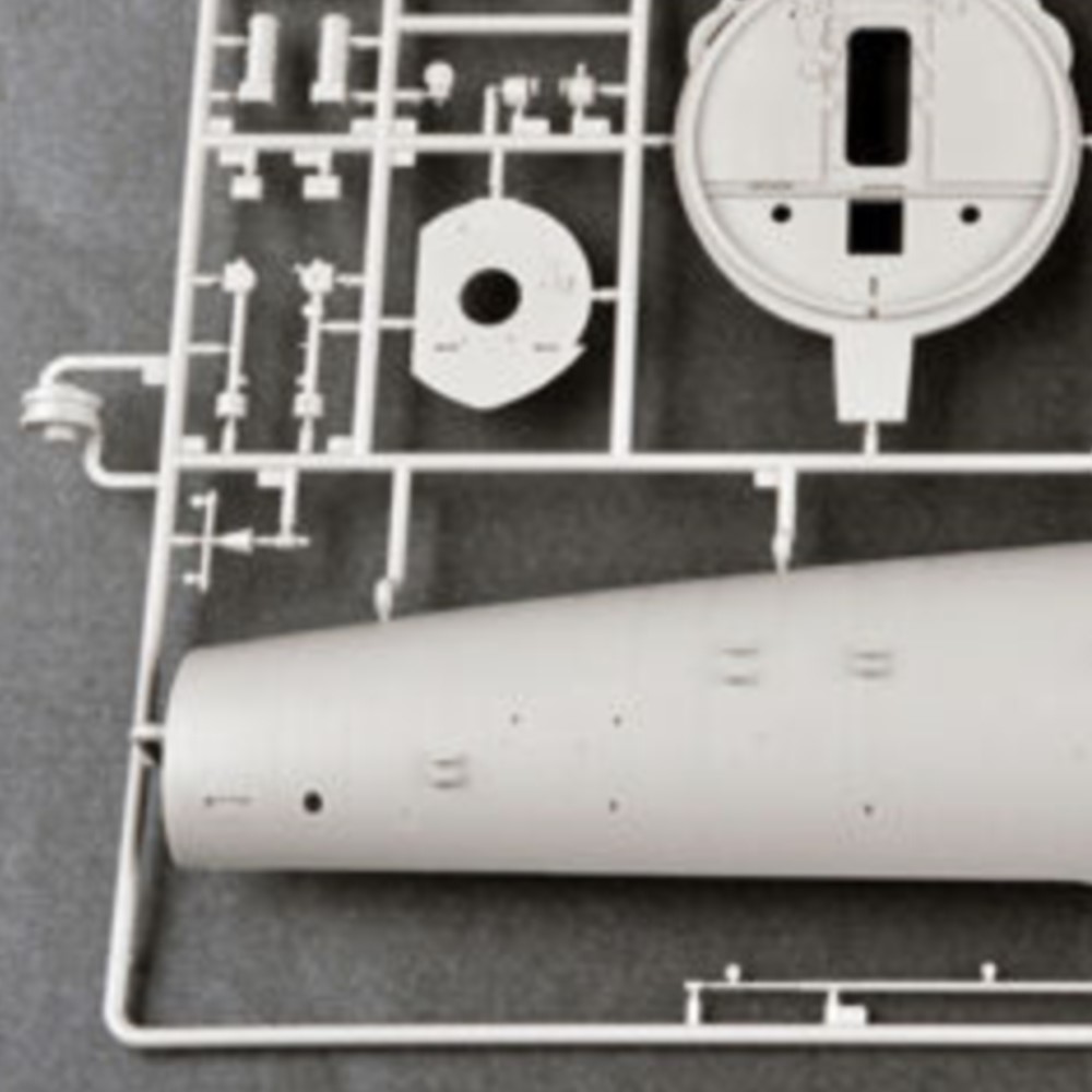 Model Kit U Boat - Trumpeter 06801 1/48 VIIC U-552 Submarino