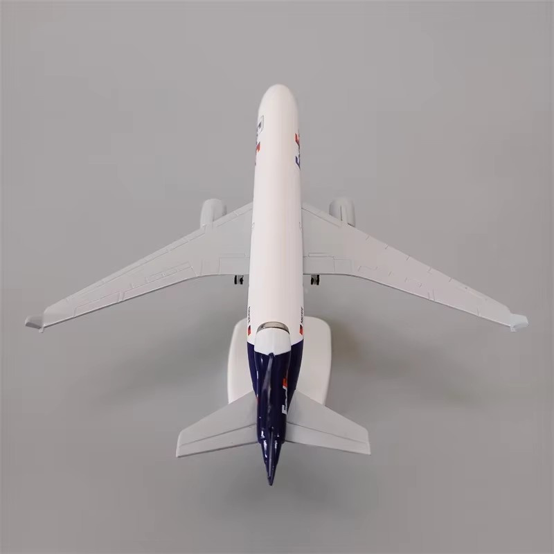 Modelo de avión 20cm Air Fedex - Model Kit Centaur reseña y precio