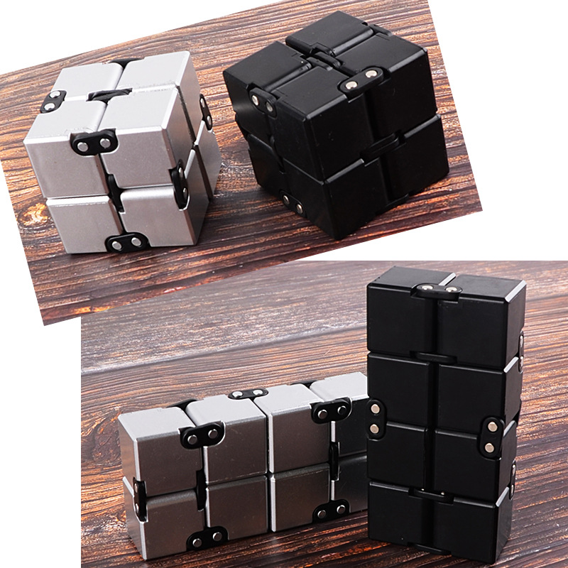 Cubo infinito de Metal para al - Model Kit Infinite Dimension reseña y precio